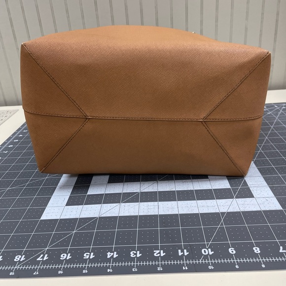 Michael Kors Brown Tote Bag With Zip Clutch Saige Reversible Shoulder Bag - Picture 7 of 16